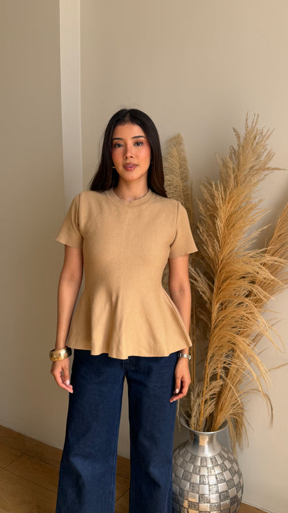 Polo Peplum corta